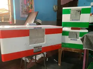 கோழிக் குஞ்சு பொறிக்கும் மெசின்