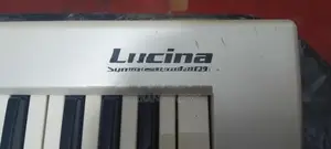 Roland Lucina Synthesizer AX-09
