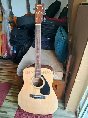 Yamaha F310 Acoustic Guitar