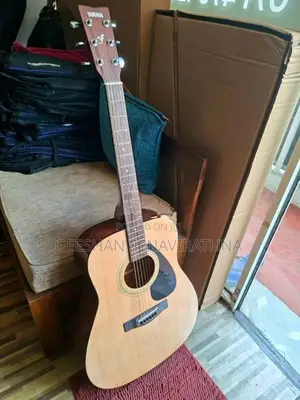 Yamaha F310 Acoustic Guitar
