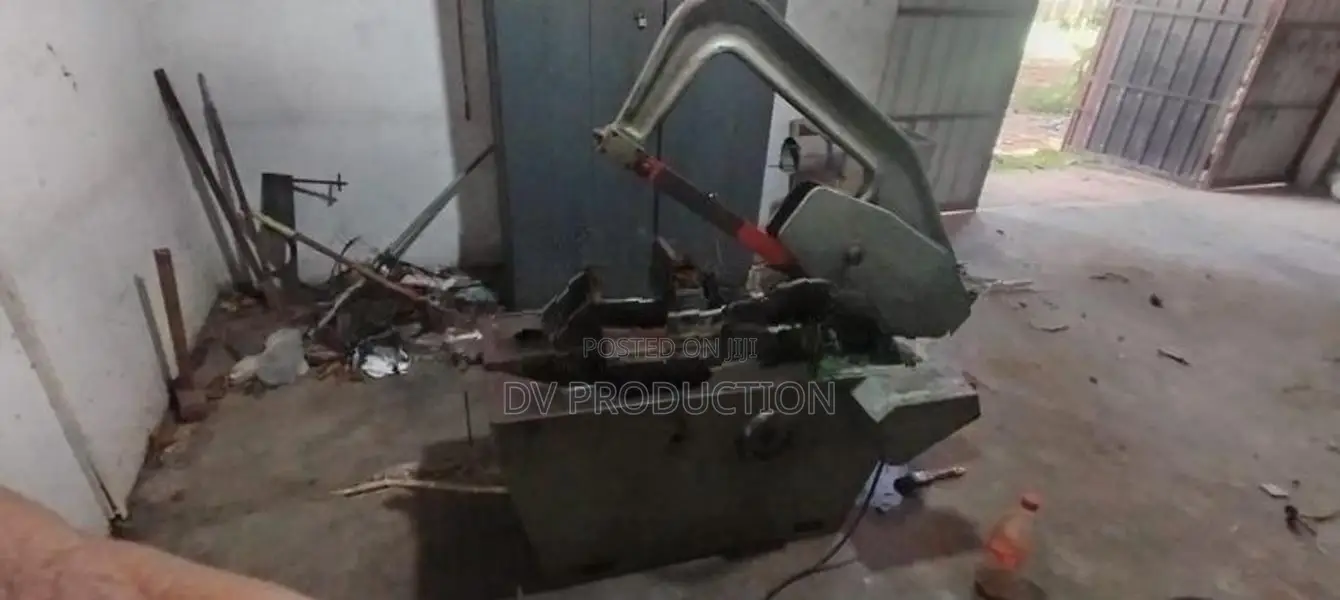 Industrial Powersaw Machine