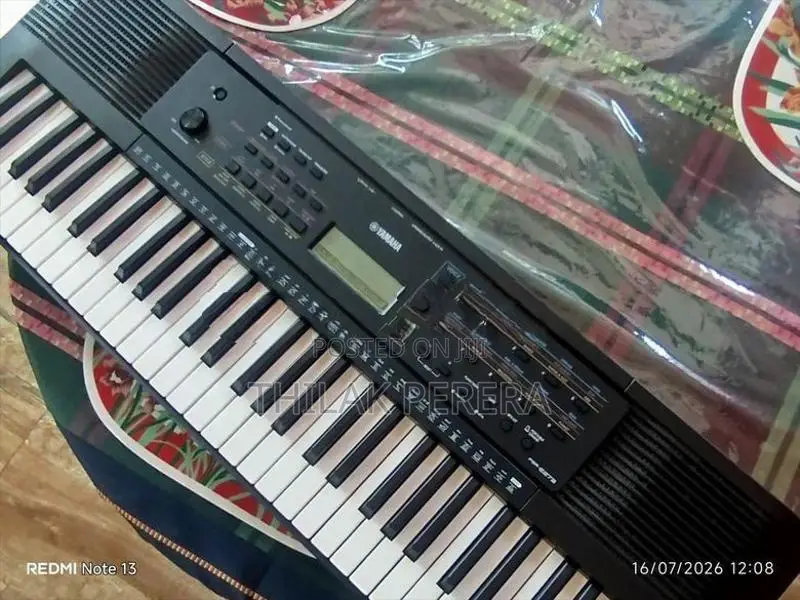 Yamaha PSR-3273 Piano