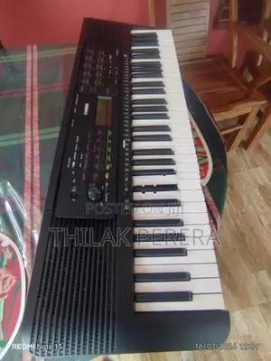 Yamaha PSR-3273 Piano