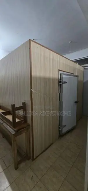 Cool room 10 x 8 feet