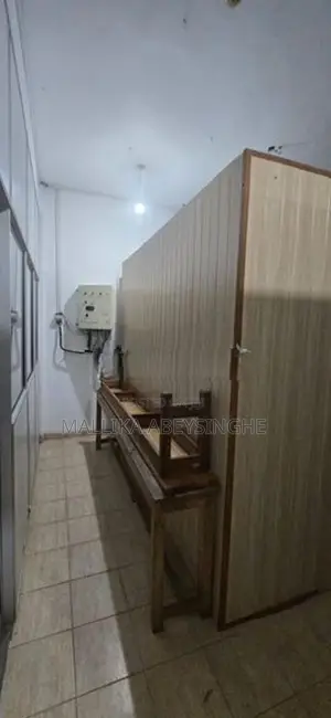 Cool room 10 x 8 feet