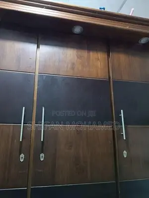 3 Door Almaira