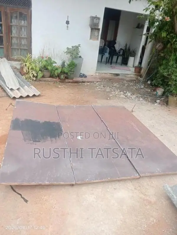 Used Metal Gate