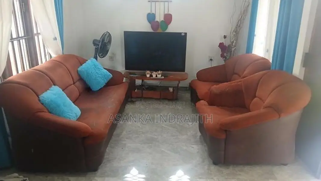 Damro Sofa Set