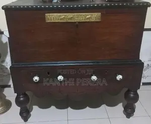 Antique Mahogany Pettagama