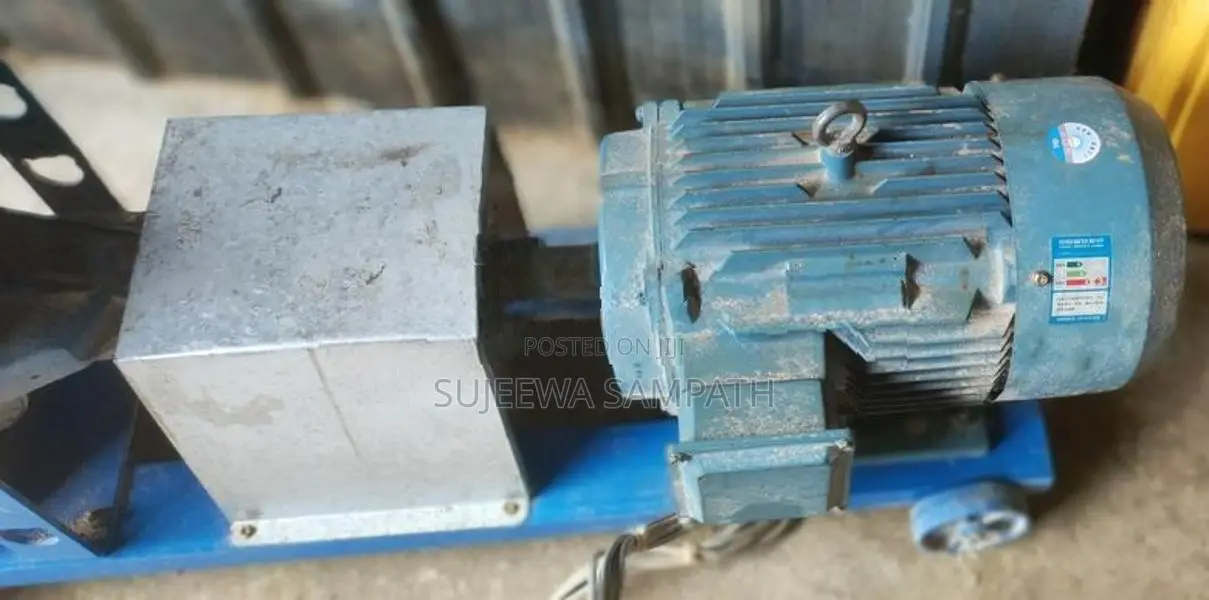 සත්ත්ව ආහාර නිෂ්පාදන යන්ත්‍රය