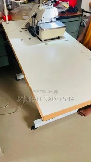 Siruba Five Thread Overlock Machine