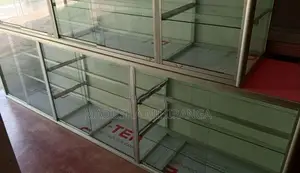 වීදුරු ශෝකේස්