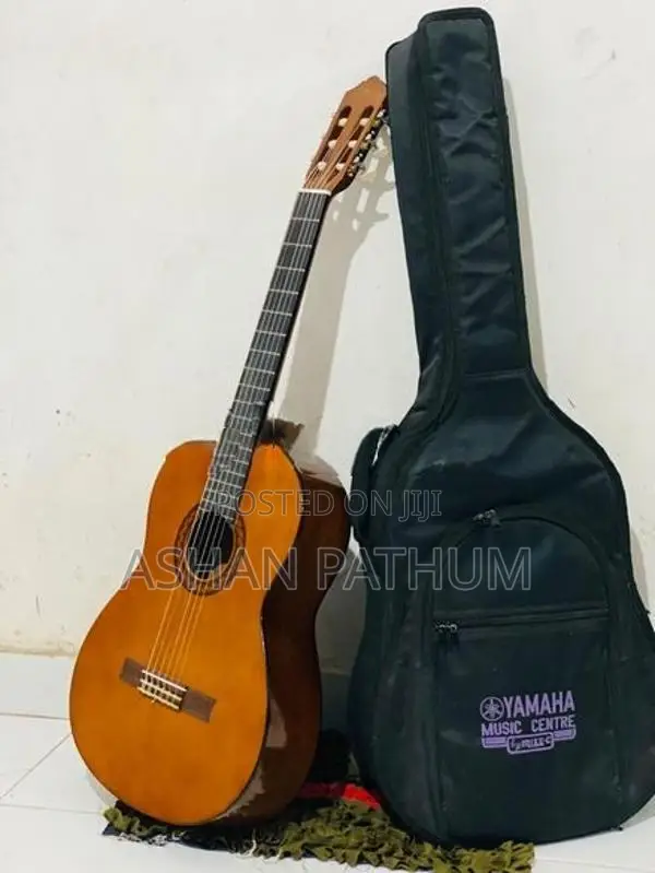 Yamaha C40 Guitar
