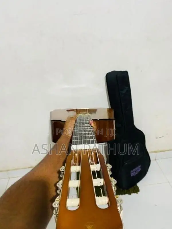 Yamaha C40 Guitar