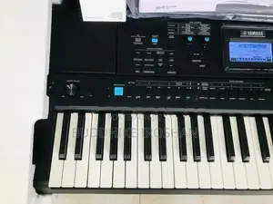 Yamaha PSR E 473 Keyboard