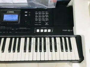Yamaha PSR E 473 Keyboard