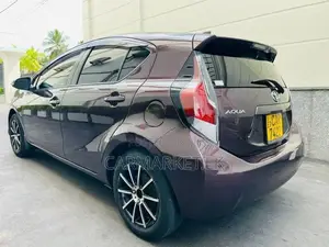 Toyota Aqua S GRADE 2015