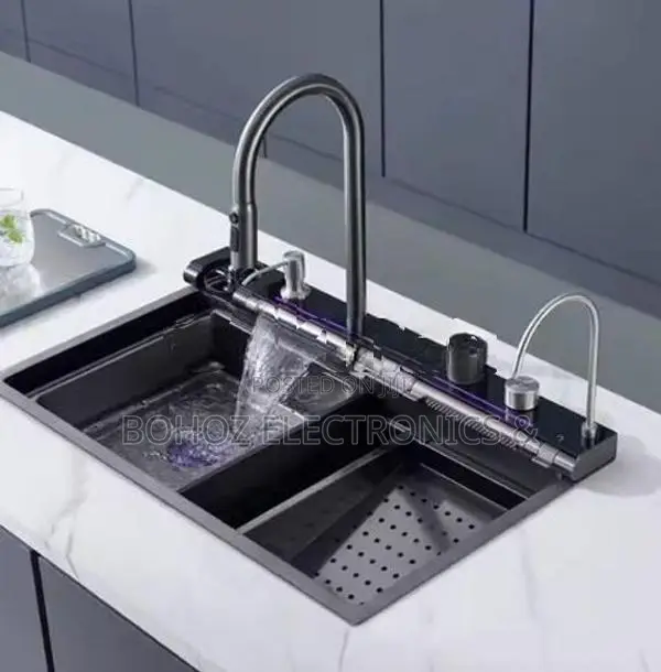 Milano Kitchen Sink Stainless Steel Water Fall Display