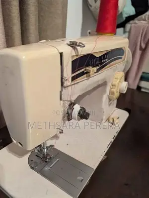 Singer Jade- 8972