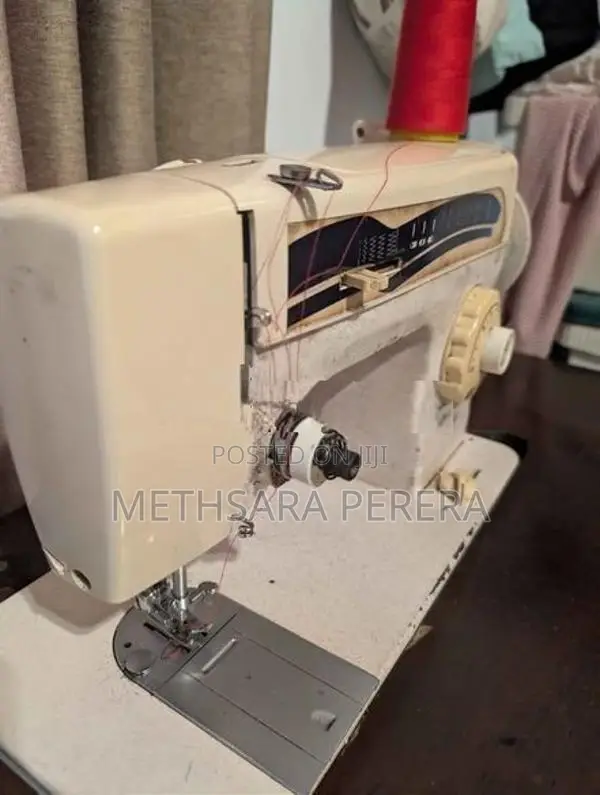 Singer Jade- 8972