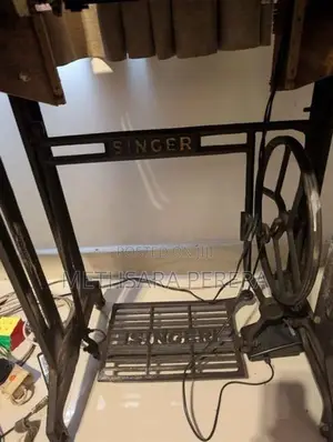 Singer Jade- 8972