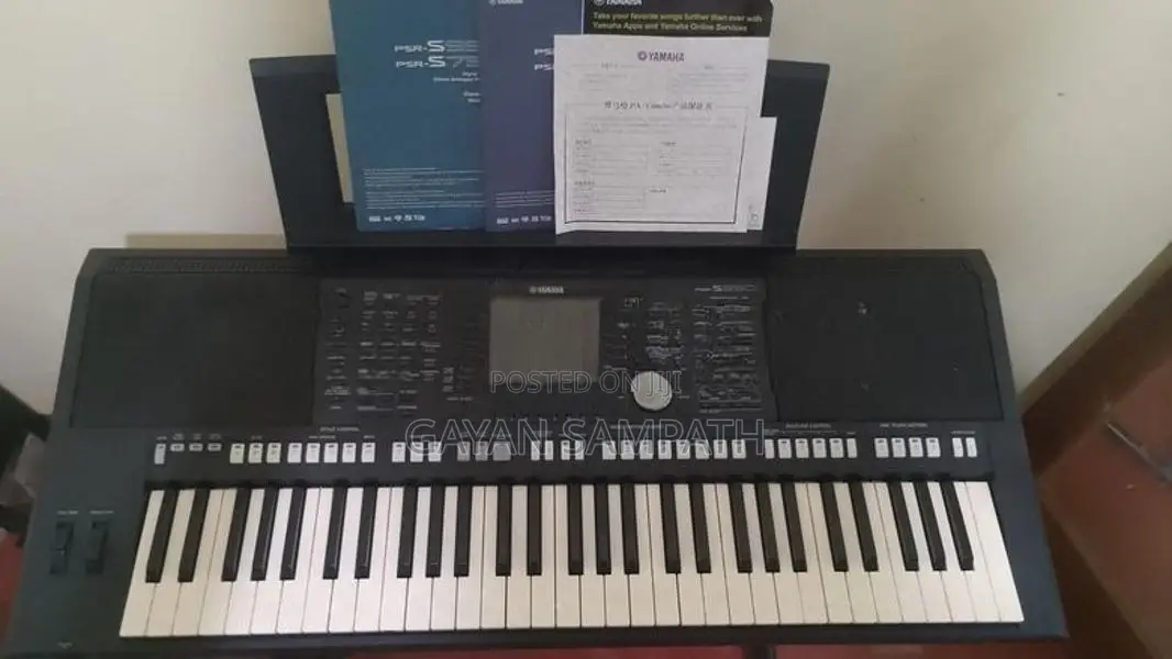 Yamaha S950 Keyboard