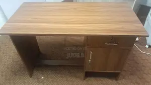Wooden Office Desk with Lockable Drawer Cabinet