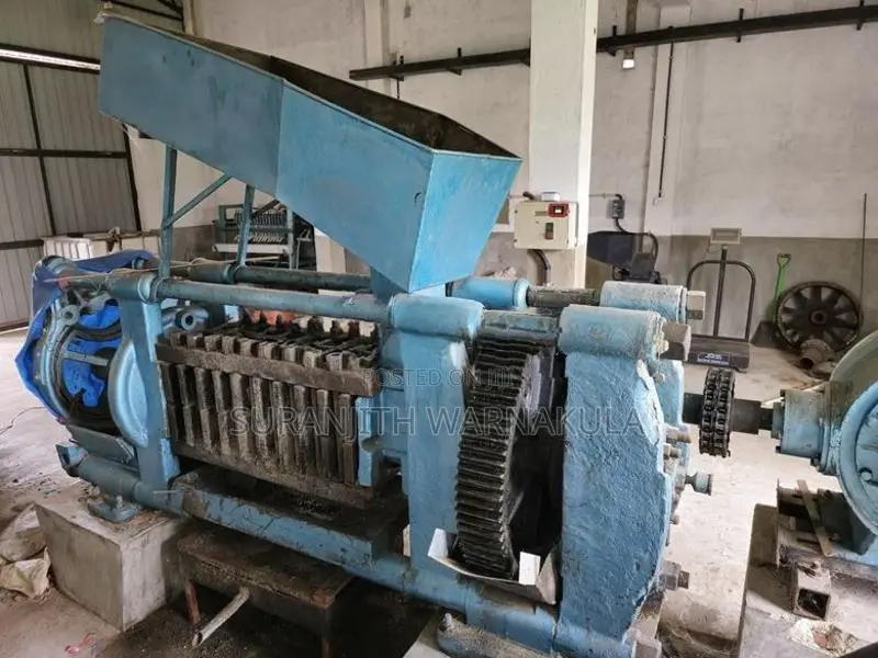 Nugaduwa 9 Bolt Poonac Speller Machine