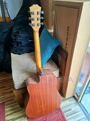 Wellgo Acoustic Guitar