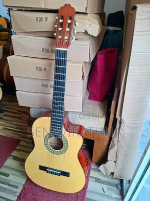 Toyama Semi Cutaway Classical Guitar
