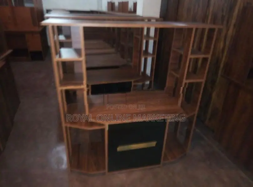 Tv Stand (O-11)