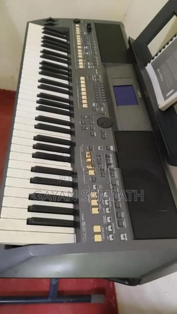 Yamaha s670 Keyboard