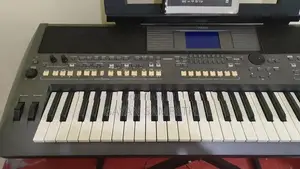 Yamaha s670 Keyboard