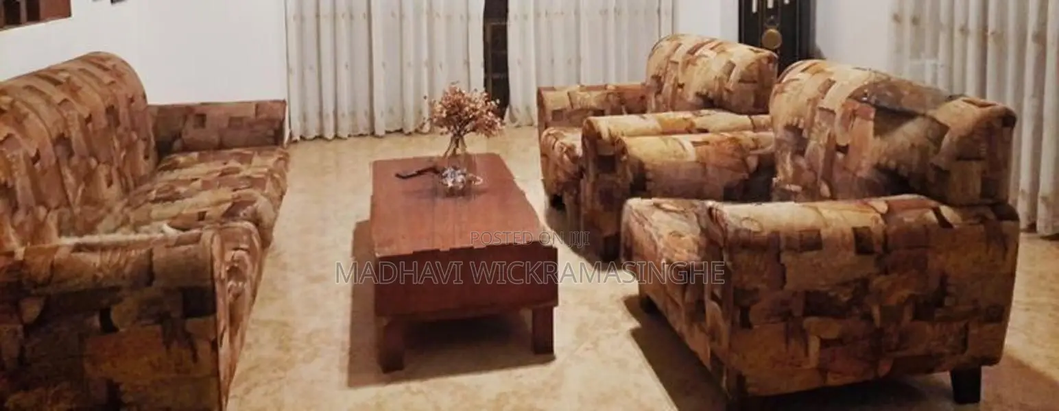 Damro Sofa Set