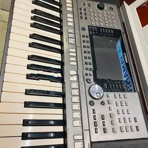Yamaha PSR-S970 Professional Arranger Workstation Keyboard