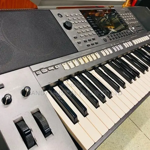Yamaha PSR-S970 Professional Arranger Workstation Keyboard