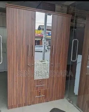 3 Door Wardrobe with Mirror