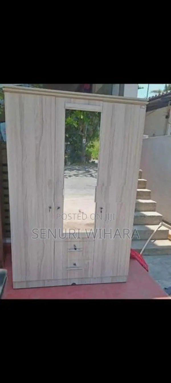 3 Door Wardrobe with Mirror