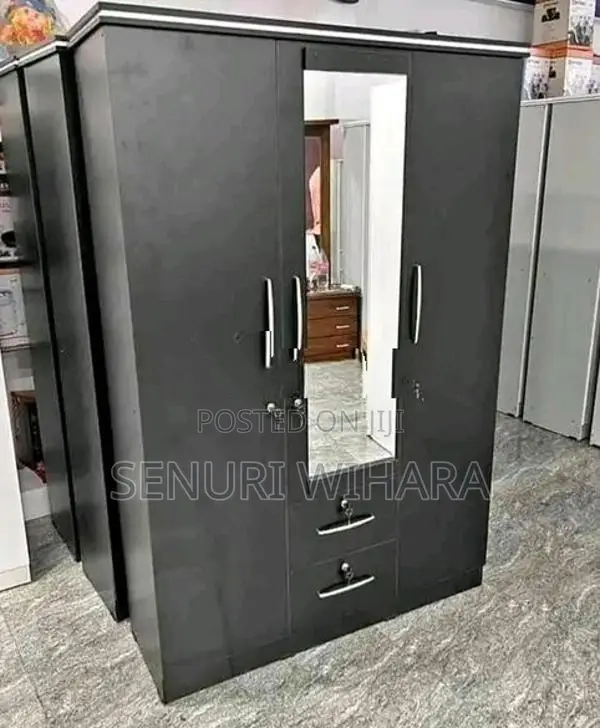 3 Door Wardrobe with Mirror