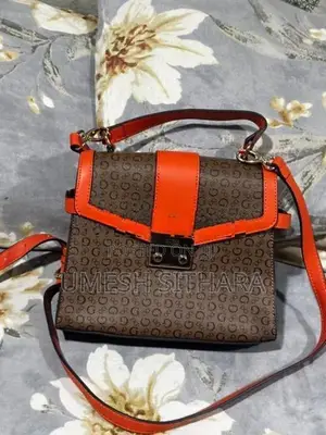 GUESS Los Angeles Crossbody Bag