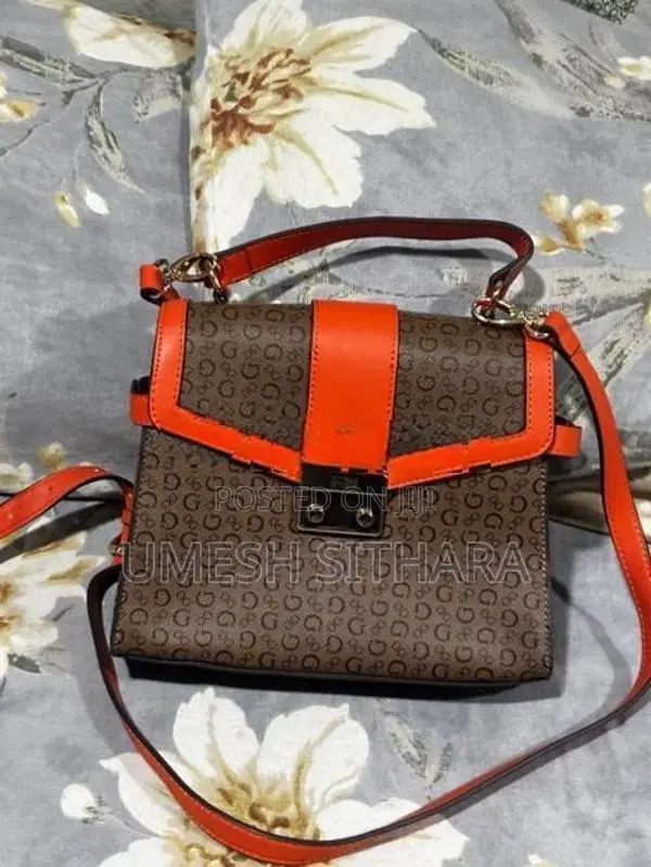 GUESS Los Angeles Crossbody Bag