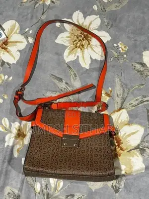 GUESS Los Angeles Crossbody Bag