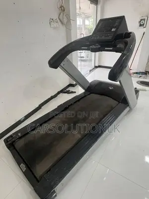 COMMERCIAL TREADMILL