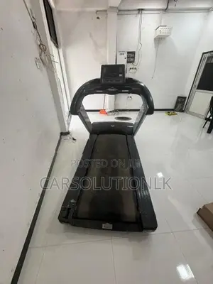 COMMERCIAL TREADMILL