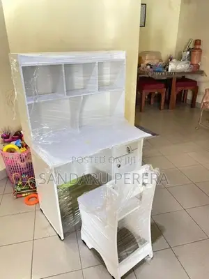 White kids table / baby