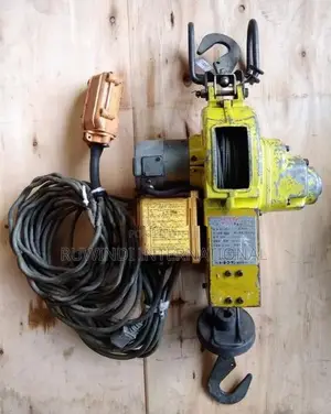 ELECTRIC CHAIN HOIST