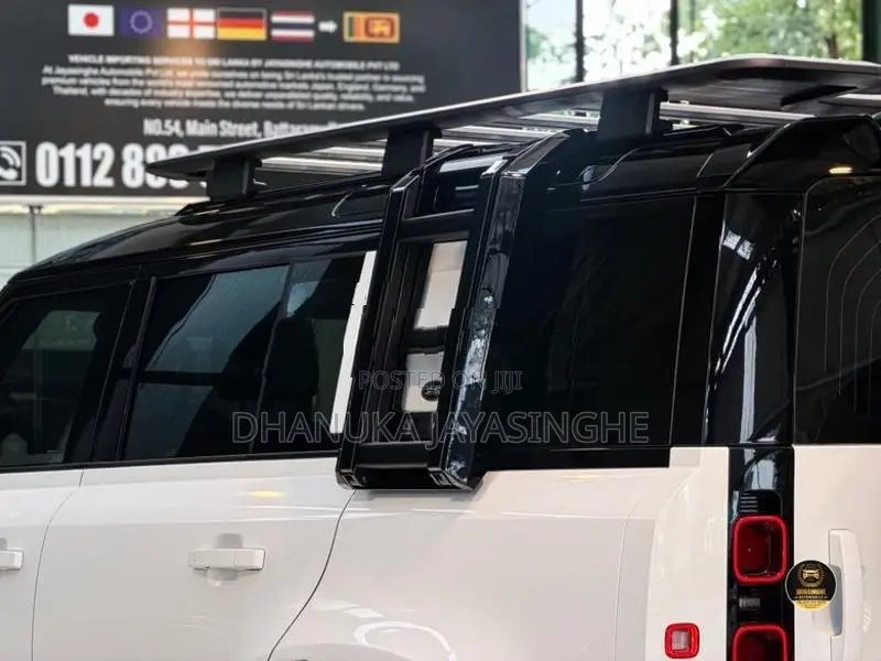 Land Rover Defender 110 SE 7 Seater 2024