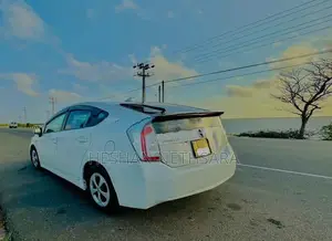 Toyota Prius S Grade 2014