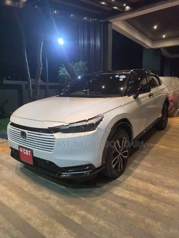Honda Vezel Z play 2025