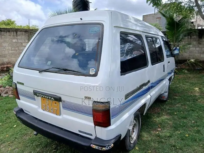 Toyota CR 27 1990